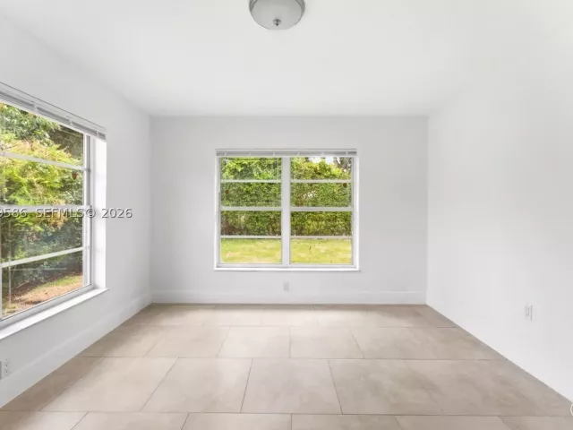 Продажа дома по адресу 14731 NE 8th Ct - фото 8924749