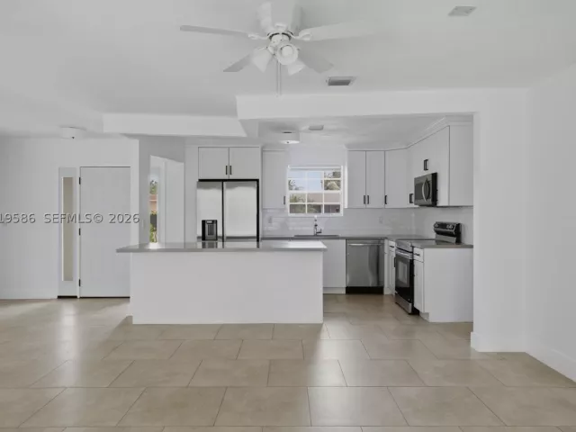 Продажа дома по адресу 14731 NE 8th Ct - фото 8924735