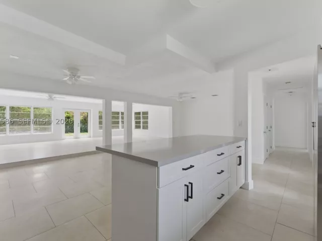 Продажа дома по адресу 14731 NE 8th Ct - фото 8924737