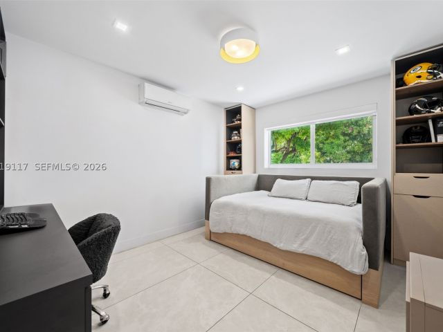 Продажа дома по адресу 3748 Prairie Ave - фото 9455200