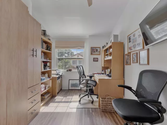 Продажа дома по адресу 1950 Ne 7th St 105 - фото 9358451