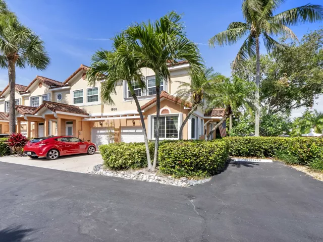 Продажа дома по адресу 1950 Ne 7th St 105 - фото 9358433