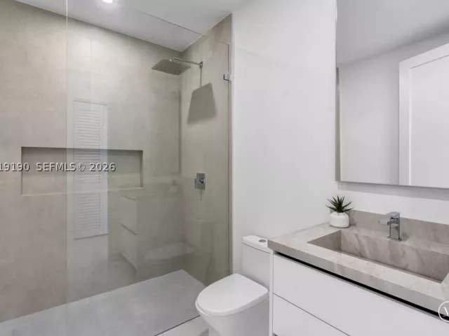 Продажа дома по адресу 2265 SW 4 St - фото 8982349
