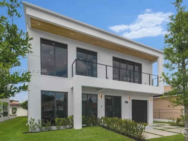 Продажа дома по адресу 2265 SW 4 St - фото 8982358