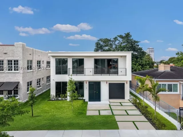 Продажа дома по адресу 2265 SW 4 St - фото 8982359