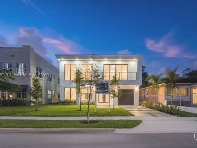 Продажа дома по адресу 2265 SW 4 St - фото 8982360