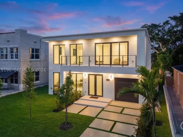 Продажа дома по адресу 2265 SW 4 St - фото 8982361