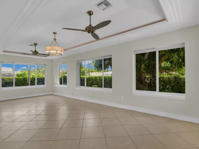 Продажа дома по адресу 3216 Karen Drive - фото 9380960
