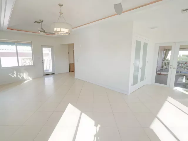 Продажа дома по адресу 3216 Karen Drive - фото 9380962
