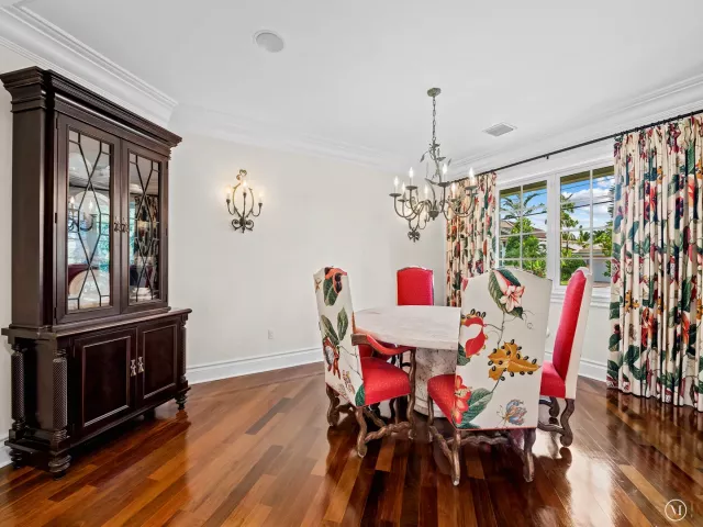 Продажа дома по адресу 2856 NE 25th Street - фото 8922786