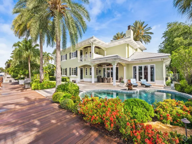 Продажа дома по адресу 2856 NE 25th Street - фото 8922771
