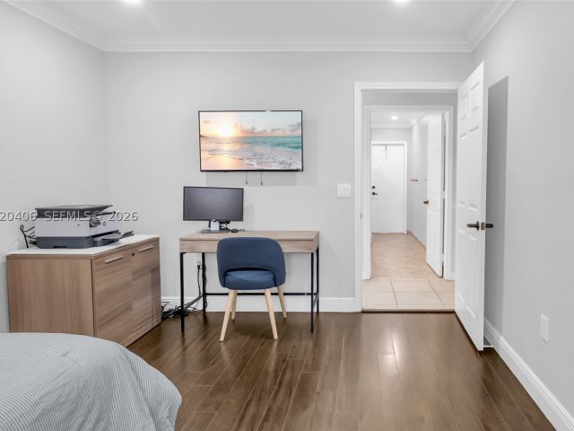 Продажа дома по адресу 321 NW 193rd Ave - фото 9458583