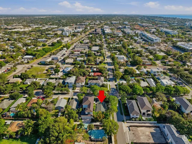 Продажа дома по адресу 502 SE 3rd Avenue - фото 9354138