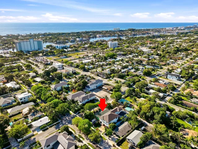 Продажа дома по адресу 502 SE 3rd Avenue - фото 9354140
