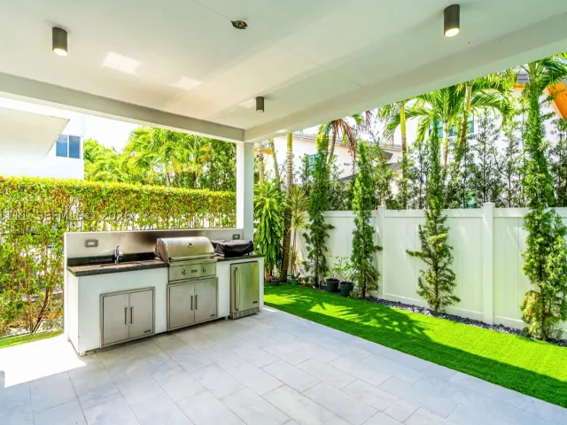 Продажа дома по адресу 10267 NW 75th Ter - фото 9023636