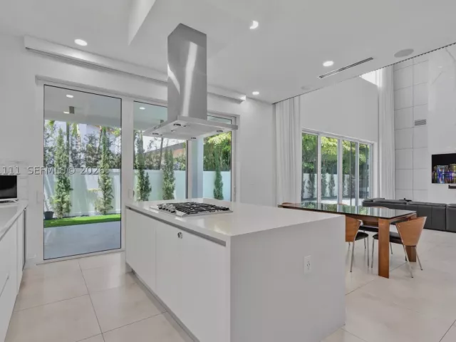 Продажа дома по адресу 10267 NW 75th Ter - фото 9023650