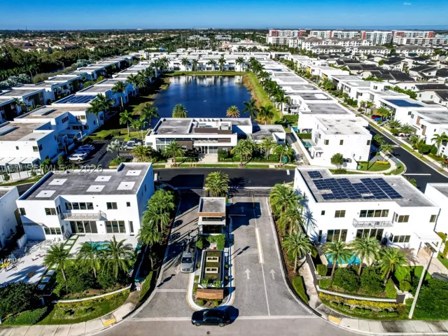 Продажа дома по адресу 10267 NW 75th Ter - фото 9023699