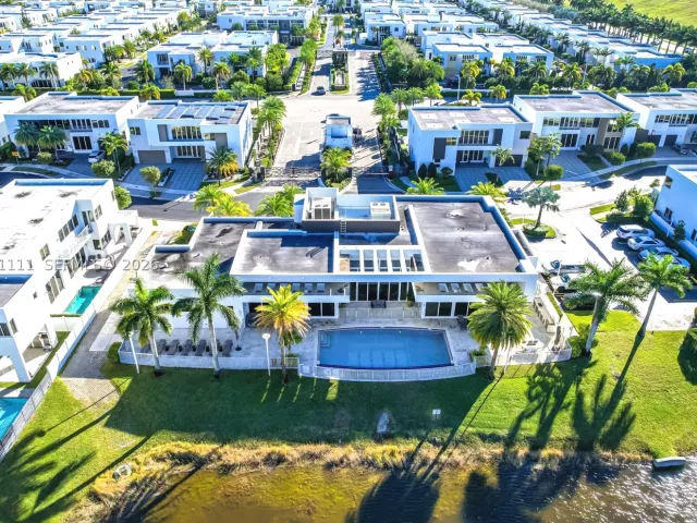 Продажа дома по адресу 10267 NW 75th Ter - фото 9023701