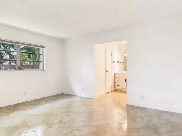 Продажа дома по адресу 500 NW 96th Ter - фото 9300884