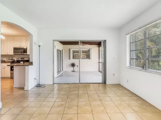 Продажа дома по адресу 500 NW 96th Ter - фото 9300894