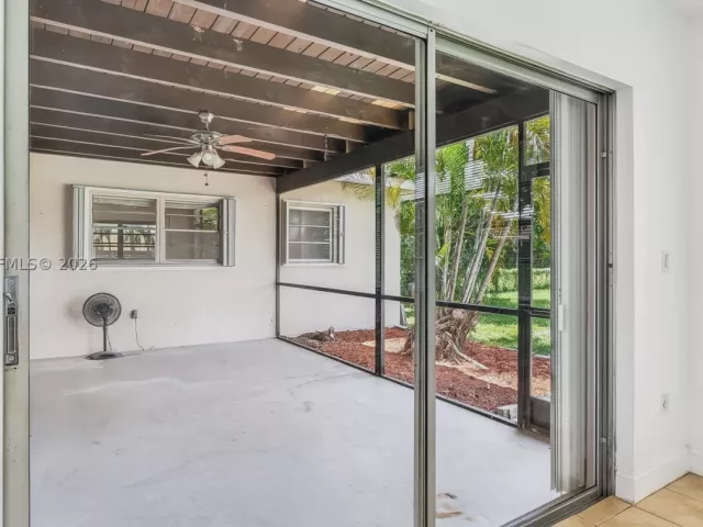 Продажа дома по адресу 500 NW 96th Ter - фото 9300895