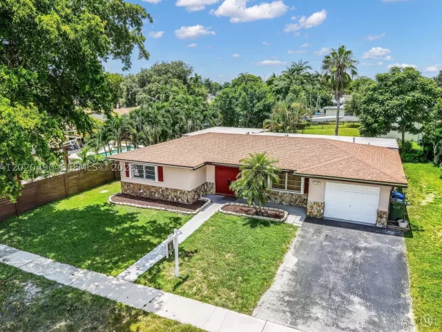 Продажа дома по адресу 500 NW 96th Ter - фото 9300902
