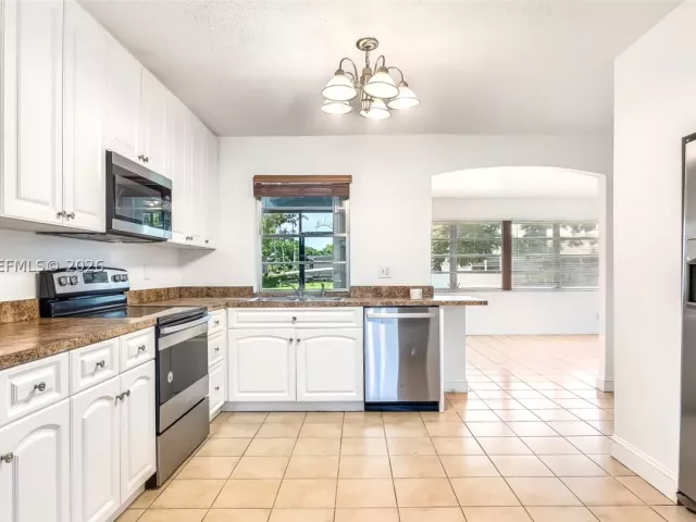 Продажа дома по адресу 500 NW 96th Ter - фото 9300875
