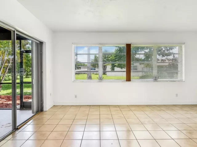 Продажа дома по адресу 500 NW 96th Ter - фото 9300878