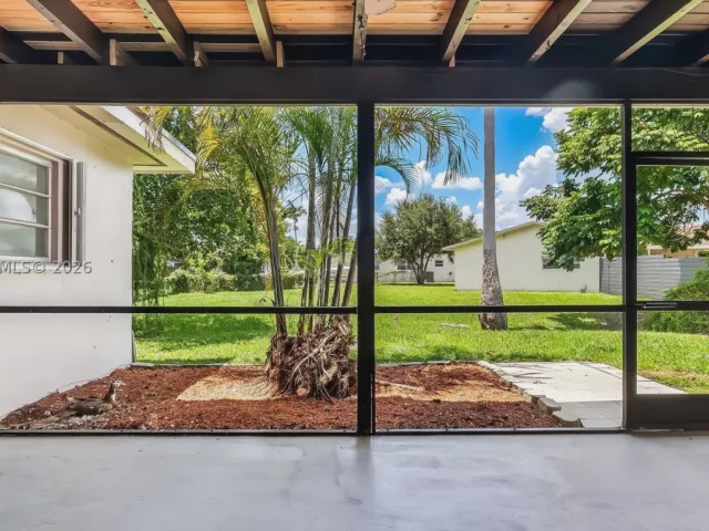 Продажа дома по адресу 500 NW 96th Ter - фото 9300880