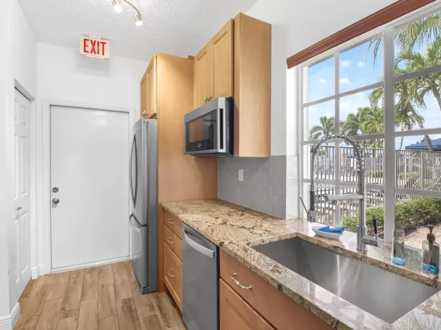 Продажа дома по адресу 7550 Ironbridge Circle - фото 9356766