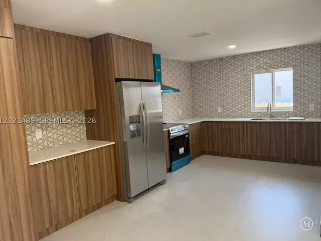 Продажа дома по адресу 840 NW 67th St - фото 8920924
