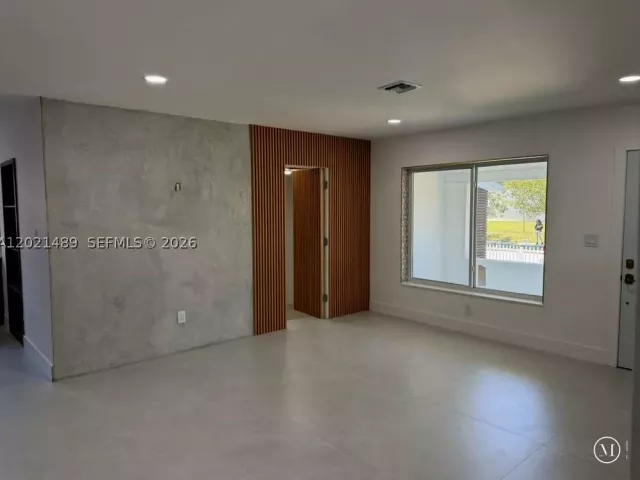Продажа дома по адресу 840 NW 67th St - фото 8920930