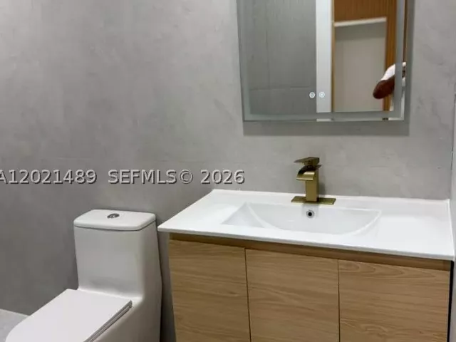 Продажа дома по адресу 840 NW 67th St - фото 8920931