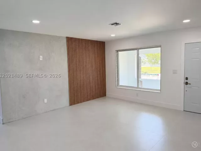 Продажа дома по адресу 840 NW 67th St - фото 8920921