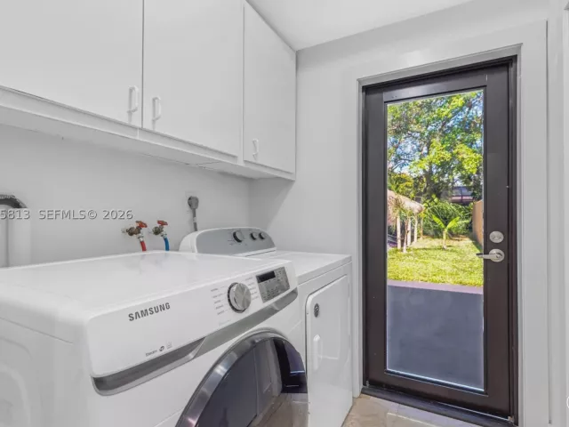 Продажа дома по адресу 2349 NE 173rd St - фото 9348340