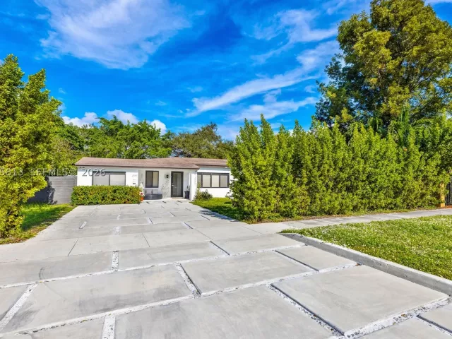 Продажа дома по адресу 2349 NE 173rd St - фото 9348346
