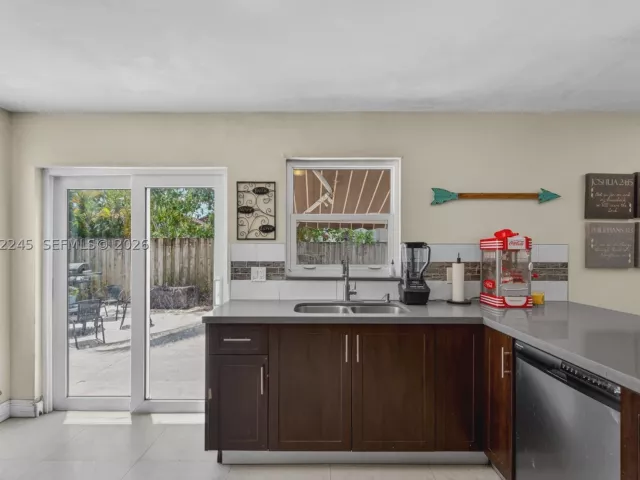 Продажа дома по адресу 15530 SW 59th St - фото 9275824