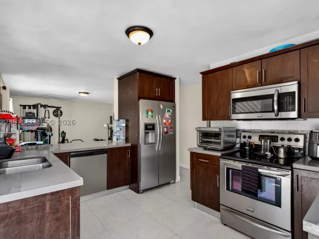 Продажа дома по адресу 15530 SW 59th St - фото 9275827