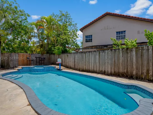Продажа дома по адресу 15530 SW 59th St - фото 9275853