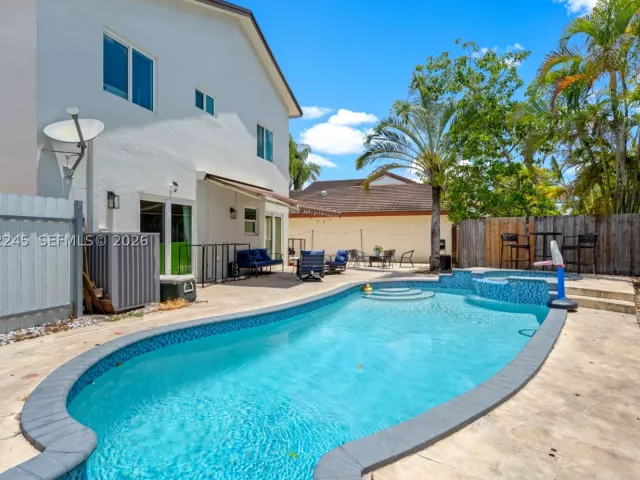 Продажа дома по адресу 15530 SW 59th St - фото 9275854