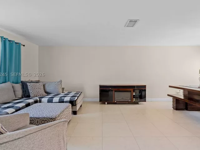 Продажа дома по адресу 15530 SW 59th St - фото 9275817