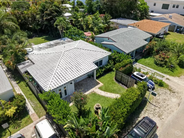 Продажа дома по адресу 1236 NE 13th Avenue - фото 8900033