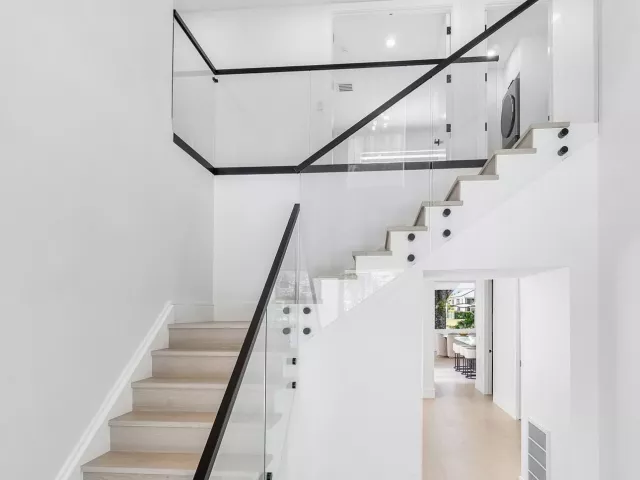 Продажа дома по адресу 5768 NW 39th Avenue - фото 8916907