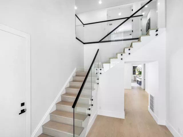 Продажа дома по адресу 5768 NW 39th Avenue - фото 8916908