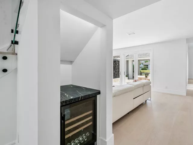 Продажа дома по адресу 5768 NW 39th Avenue - фото 8916909