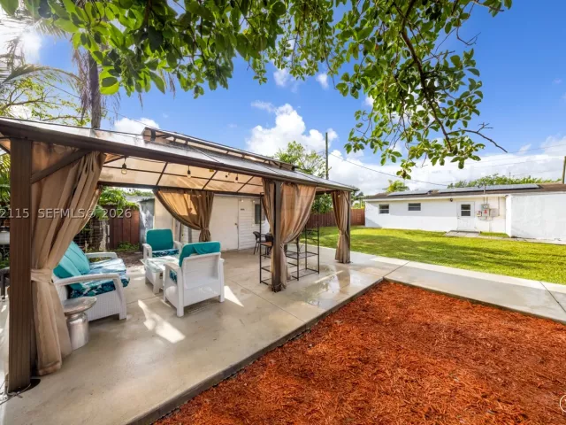 Продажа дома по адресу 2411 Fletcher St - фото 9220920