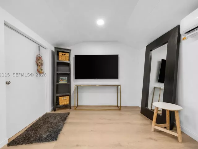 Продажа дома по адресу 2411 Fletcher St - фото 9220926