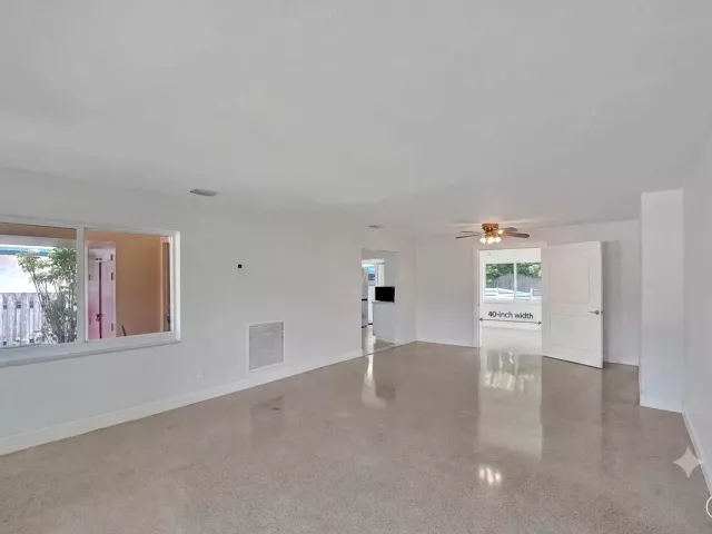 Продажа дома по адресу 1101 SW 31st Street - фото 8920990