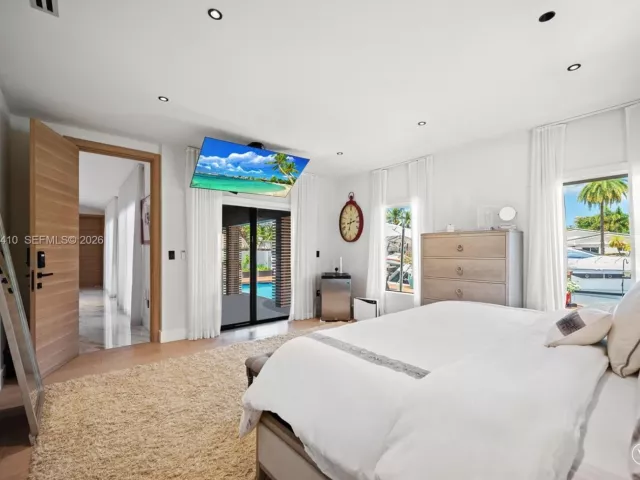 Продажа дома по адресу 16431 NE 34th Ave - фото 7683777