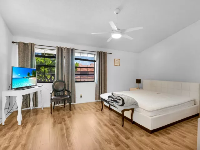 Продажа дома по адресу 7940 La Mirada Drive - фото 8970800